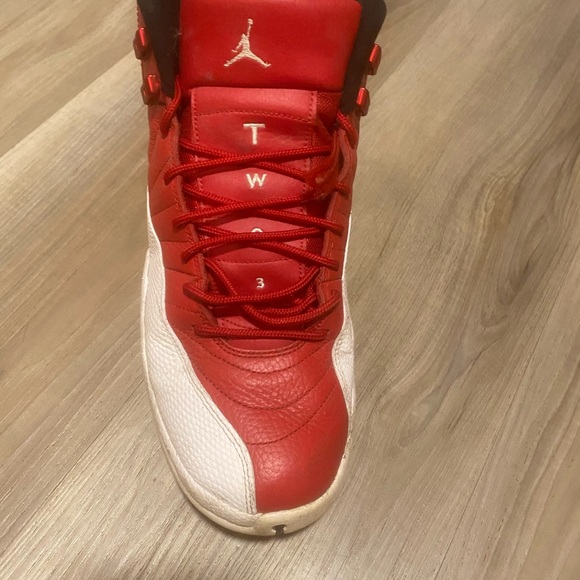 Just like New, rarely worn Jordan’s. Excellent condition - Picture 5 of 9